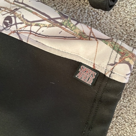 Sports Afield Pink Mossy Oak Camouflage Soft Shell Zipp-Up Jacket. - Picture 8 of 9